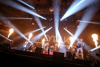 「KEYTALKの武道館で舞踏会 ～shall we dance?～」の様子。（撮影：後藤壮太郎）