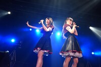 Dorothy Little Happyによるライブの様子。