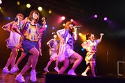 lyrical schoolによるライブの様子。