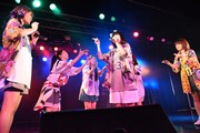 lyrical schoolによるライブの様子。
