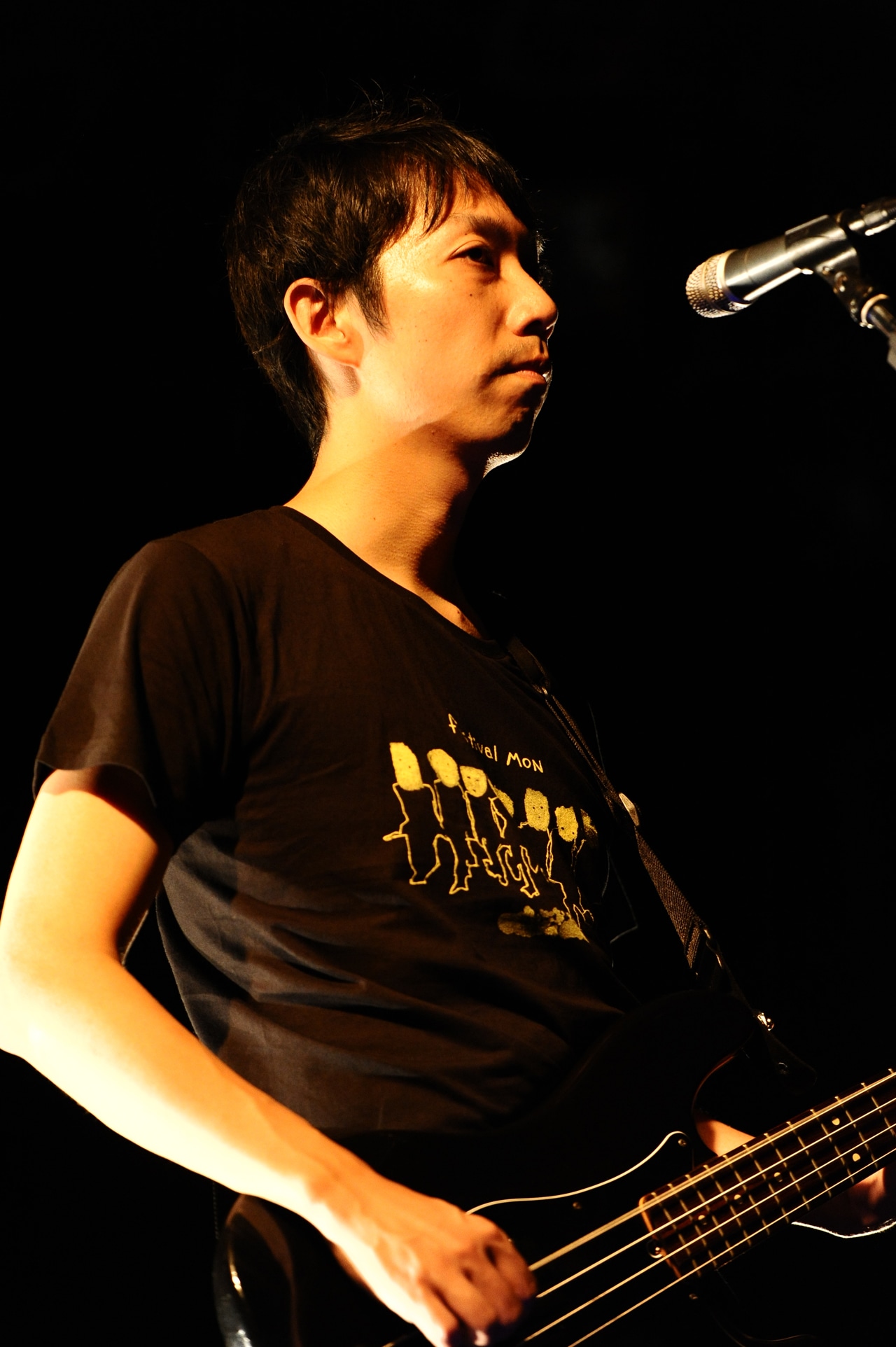 丸山潤（B, Cho）（Photo by Coto）