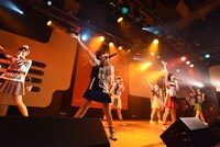 「妄想キャリブレーションLIVE TOUR2015～はじめてNIPPON▽ちゅYOUをちぇっくします！～」（▽はハートマーク）の様子。