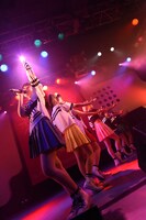 「妄想キャリブレーションLIVE TOUR2015～はじめてNIPPON▽ちゅYOUをちぇっくします！～」（▽はハートマーク）の様子。