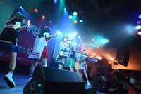 「妄想キャリブレーションLIVE TOUR2015～はじめてNIPPON▽ちゅYOUをちぇっくします！～」（▽はハートマーク）の様子。