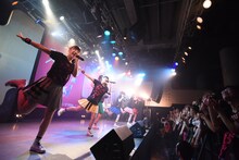 「妄想キャリブレーションLIVE TOUR2015～はじめてNIPPON▽ちゅYOUをちぇっくします！～」（▽はハートマーク）の様子。