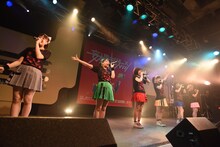 「妄想キャリブレーションLIVE TOUR2015～はじめてNIPPON▽ちゅYOUをちぇっくします！～」（▽はハートマーク）の様子。