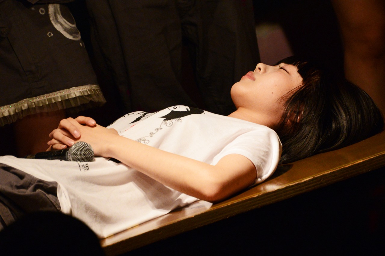 死体になったあの。