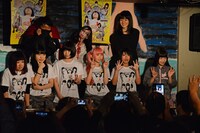 観客による撮影タイムの様子。