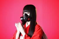 アーバンギャルド「くちびるデモクラシー」MVのワンシーン。