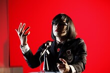 アーバンギャルド「くちびるデモクラシー」MVのワンシーン。