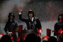 アーバンギャルド「くちびるデモクラシー」MVのワンシーン。