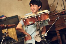 岡田一成（Dr）（撮影：後藤壮太郎）