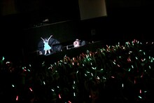 DJ汐りんごと望月みゆ。（撮影：後藤壮太郎）