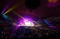 「日テレ HALLOWEEN LIVE 2015 ハロウィン・ナイト総決算！ 1万人のハロウィン・ナイトスペシャル!!」の様子。(c)AKS