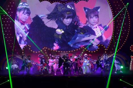 「日テレ HALLOWEEN LIVE 2015 ハロウィン・ナイト総決算！ 1万人のハロウィン・ナイトスペシャル!!」の様子。(c)AKS