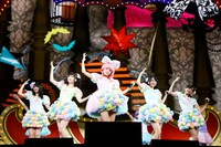 「日テレ HALLOWEEN LIVE 2015 ハロウィン・ナイト総決算！ 1万人のハロウィン・ナイトスペシャル!!」の様子。(c)AKS