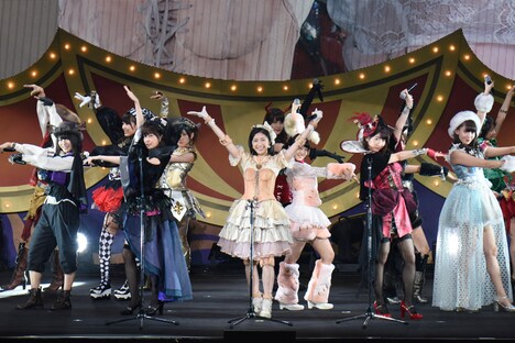 「日テレ HALLOWEEN LIVE 2015 ハロウィン・ナイト総決算！ 1万人のハロウィン・ナイトスペシャル!!」の様子。(c)AKS