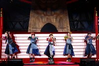 ももいろクローバーZ「水城・大野城築造 竈門神社創建1350年 九州国立博物館 開館10周年 日本遺産認定記念 ももクロ男祭り2015 in 太宰府」の様子。（Photo by HAJIME KAMIIISAKA+Z）