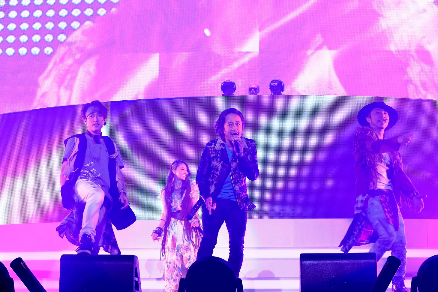 DANCE EARTH PARTYとMummy-D（RHYMESTER）（写真提供：LDH）