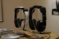 「acid android exhibit 2015」で展示されているヘッドフォン。