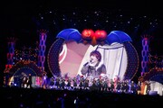 イベントのエンディングで「One Night Carnival」をパフォーマンスする出演者たち。（撮影：山内洋枝）