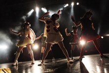 たこやきレインボー「たこ虹ハロウィン」の様子。（撮影：牧野孝彦）