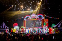 ももいろクローバーZ「佐々木彩夏演出 ももクロ親子祭り2015」の様子。（Photo by HAJIME KAMIIISAKA）