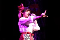 「テトリアシトリ」を歌う上坂すみれ。