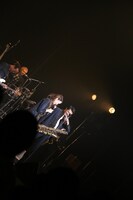 東京スカパラダイスオーケストラ「叶えた夢に火をつけて燃やす」岡山・岡山市民会館公演の様子。