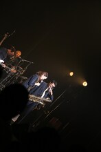 東京スカパラダイスオーケストラ「叶えた夢に火をつけて燃やす」岡山・岡山市民会館公演の様子。