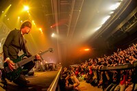ROTTENGRAFFTY「Live Is Beautiful Tour 2015-2016」東京・豊洲PIT公演の様子。（Photo by HayachiN）