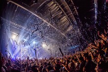 ROTTENGRAFFTY「Live Is Beautiful Tour 2015-2016」東京・豊洲PIT公演の様子。（Photo by HayachiN）