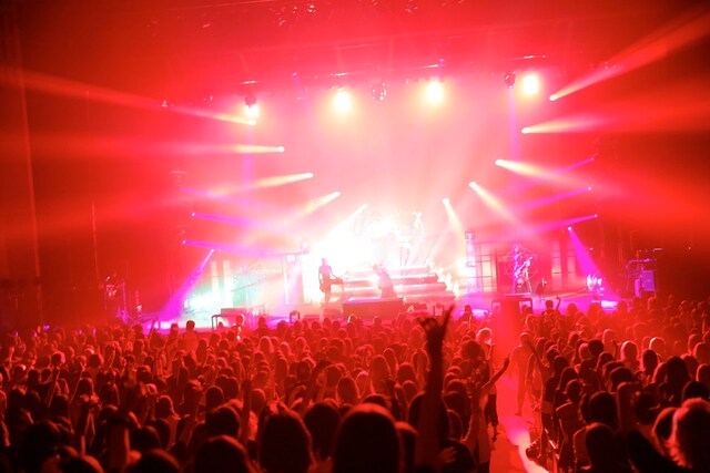 the GazettE「the GazettE LIVE TOUR 15 DOGMATIC -UN-」福島・郡山市民文化センター 中ホール公演の模様。（写真提供：ソニー・ミュージックレコーズ）