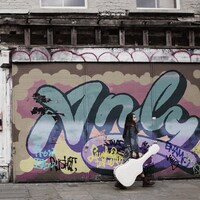 Anly「太陽に笑え」初回限定盤ジャケット