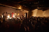 ふくろうず「ツアーはつらいよ ～純情篇～」Super Deluxe公演の様子。（撮影：中島未来）