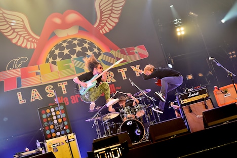 dustbox（撮影： 小川舞）