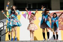 「また明日」を歌うときめき▽宣伝部×ばってん少女隊。（撮影：濱本英介）