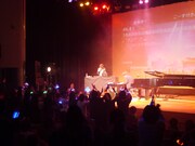 「『The PianO』marasy piano live 2015」ツアーの北海道・道新ホール公演より、maras kによるライブの様子。