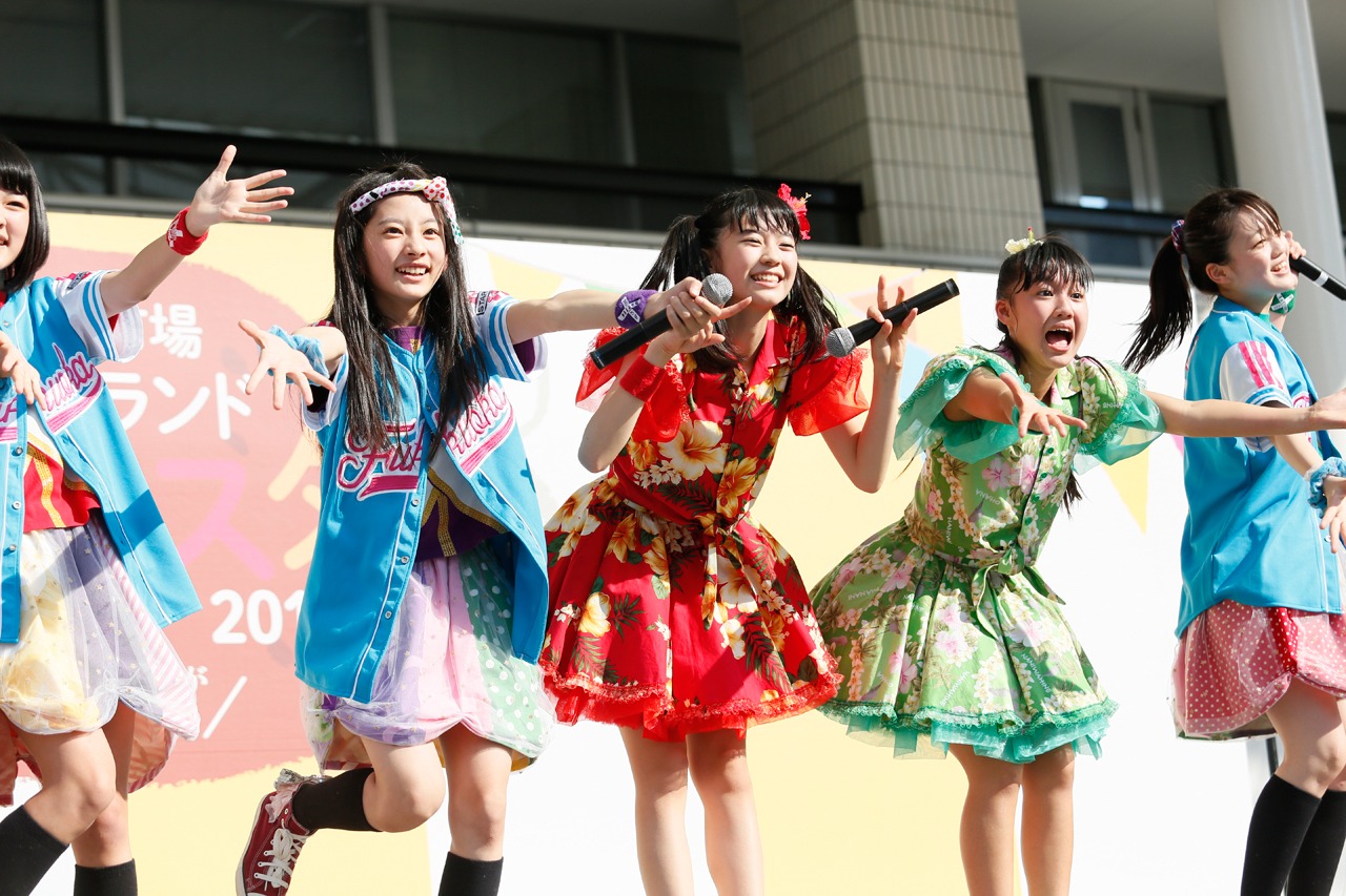 「また明日」を歌うときめき▽宣伝部×ばってん少女隊。（撮影：濱本英介）