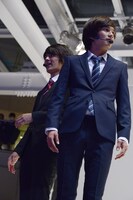 左からMASAKI、TAKUMI。