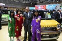 「第44回東京モーターショー2015」を満喫するももクロ。(c)BS朝日