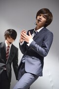 スーツで出勤 Dish 俺たちルーキーズ イベントで川崎を宴会場に 音楽ナタリー スーツで出勤 Dish 俺たちルーキーズ イベントで川崎を宴会場に 音楽ナタリー