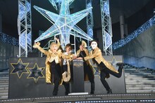 「SHINING STAR ILLUMINATION ゴールデンボンバー with ダイバーシティ東京」点灯式に出席したゴールデンボンバー。