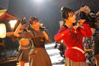 「しぇからしか！」ミュージックビデオ撮影時のワンシーン。 (c)AKS