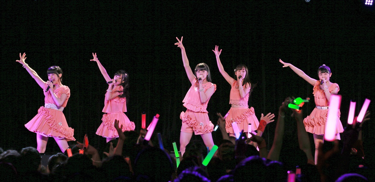 「カントリー・ガールズ1周年記念イベント＆嗣永桃子復活祭」の様子。（提供：アップフロントグループ）