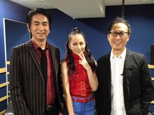 左より田島貴男、中島美嘉、武部聡志。（写真提供：ソニーミュージックアソシエイテッドレコーズ）