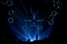 「SiM THE TOUR 2015 FiNAL -ONE MAN SHOW at BUDOKAN-」の様子。（撮影：半田安政[showcase]）