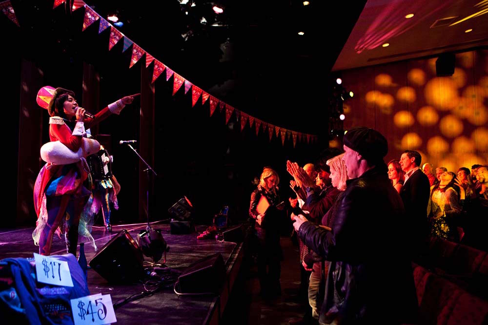 チャラン・ポ・ランタン「JAPAN SOCIETY presents 『Charan-Po-Rantan Concert + Party』」の様子。（Photo by Mayumi Nashida）