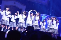 「Planet Episode 008」を披露するさくら学院。