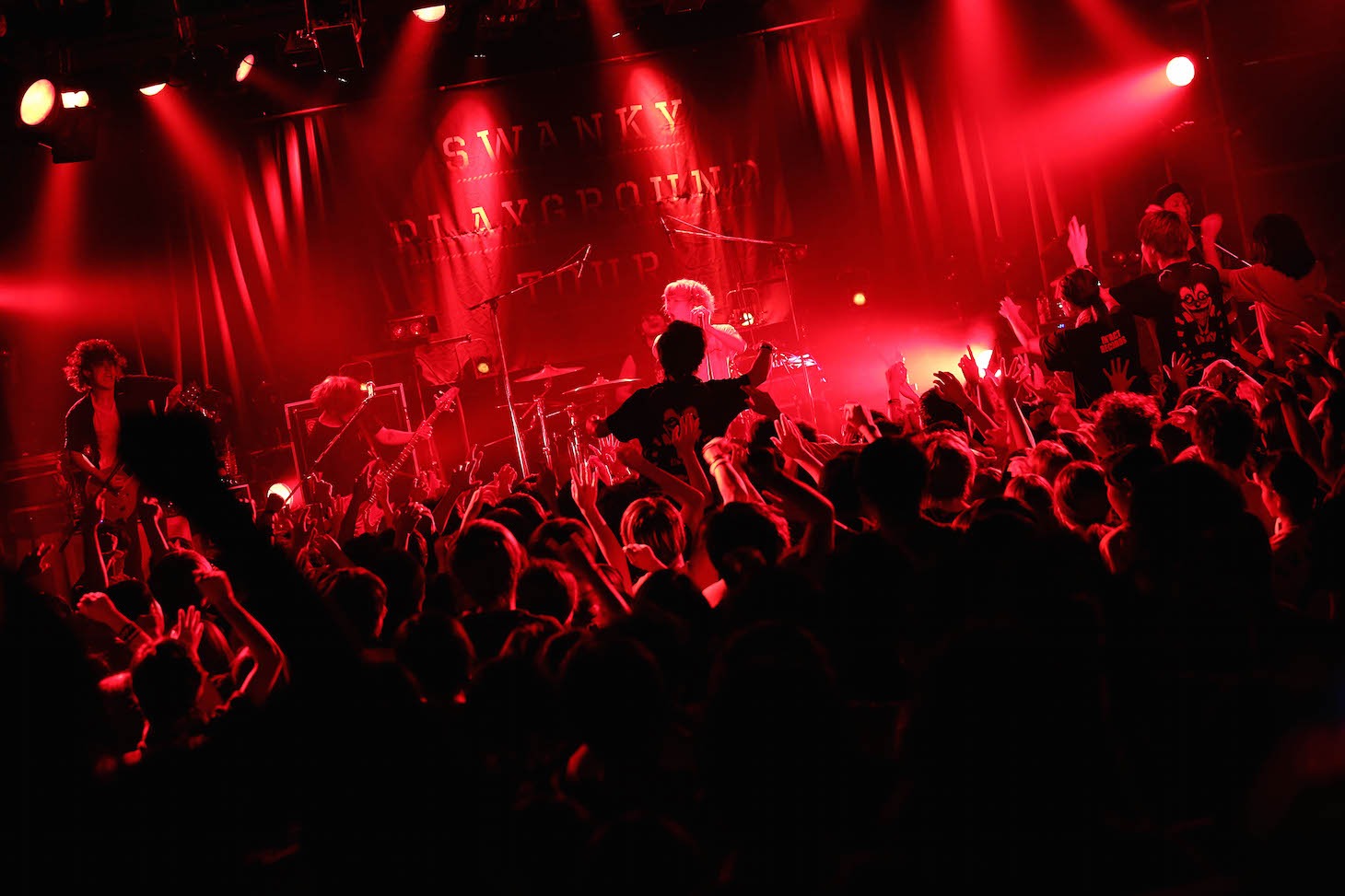 「SWANKY PLAYGROUND TOUR」東京・LIQUIDROOM公演でのMY FIRST STORYのライブの様子。（Photo by Kohei Suzuki）